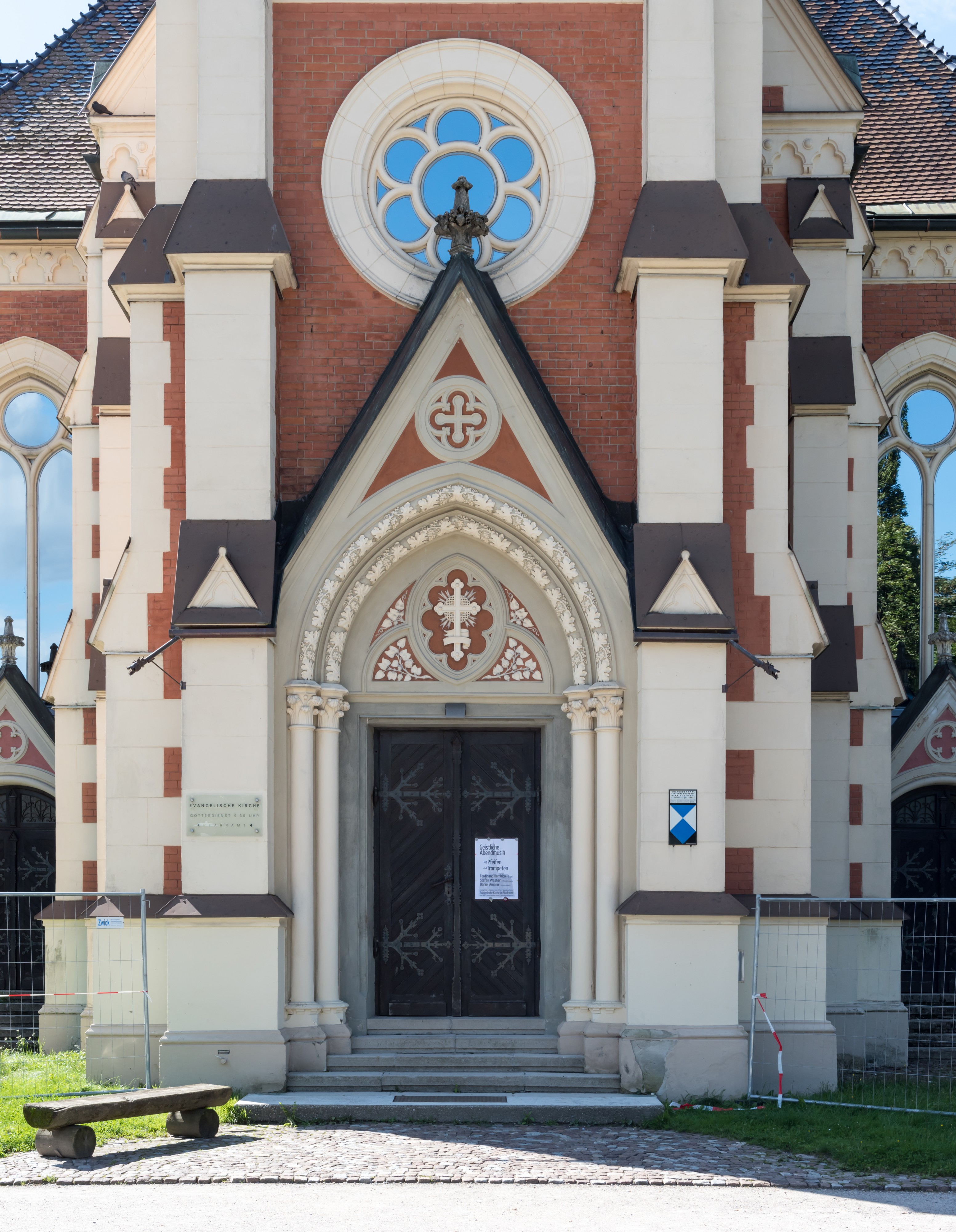Villach Wilhelm-Hohenheim-Strasse Evangelische Pfarrkirche Portal 07092015 7150