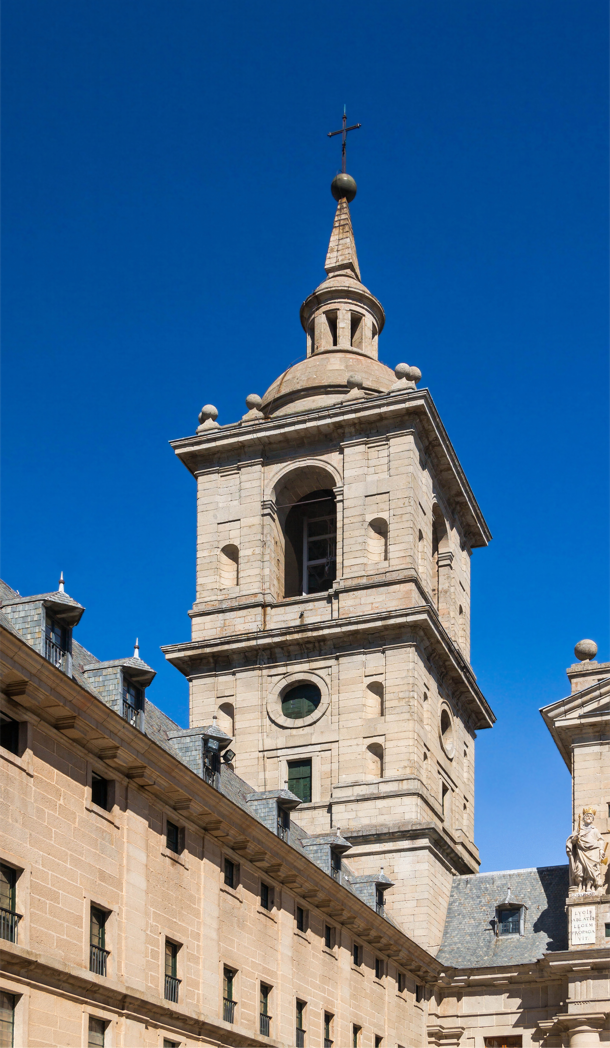 Tour gauche église monastère El Escorial Espagne