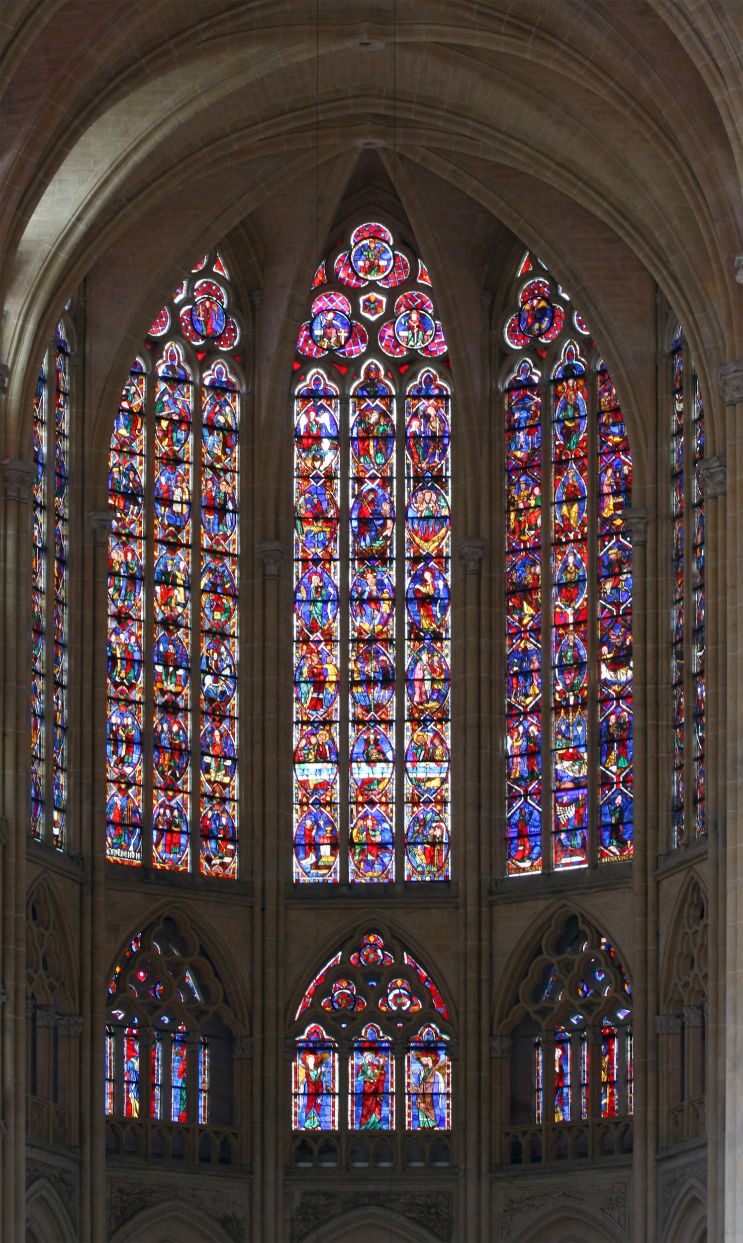 Tours - cathédrale - vitraux de l'abside du choeur