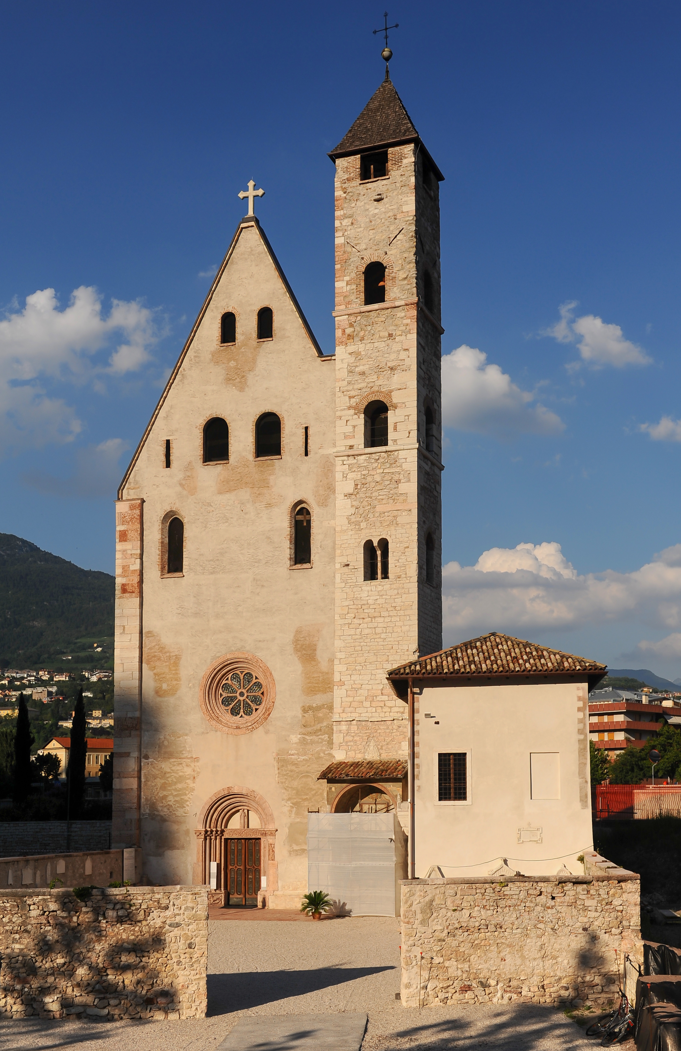 Trento-Sant'Apollinare-West-retouched