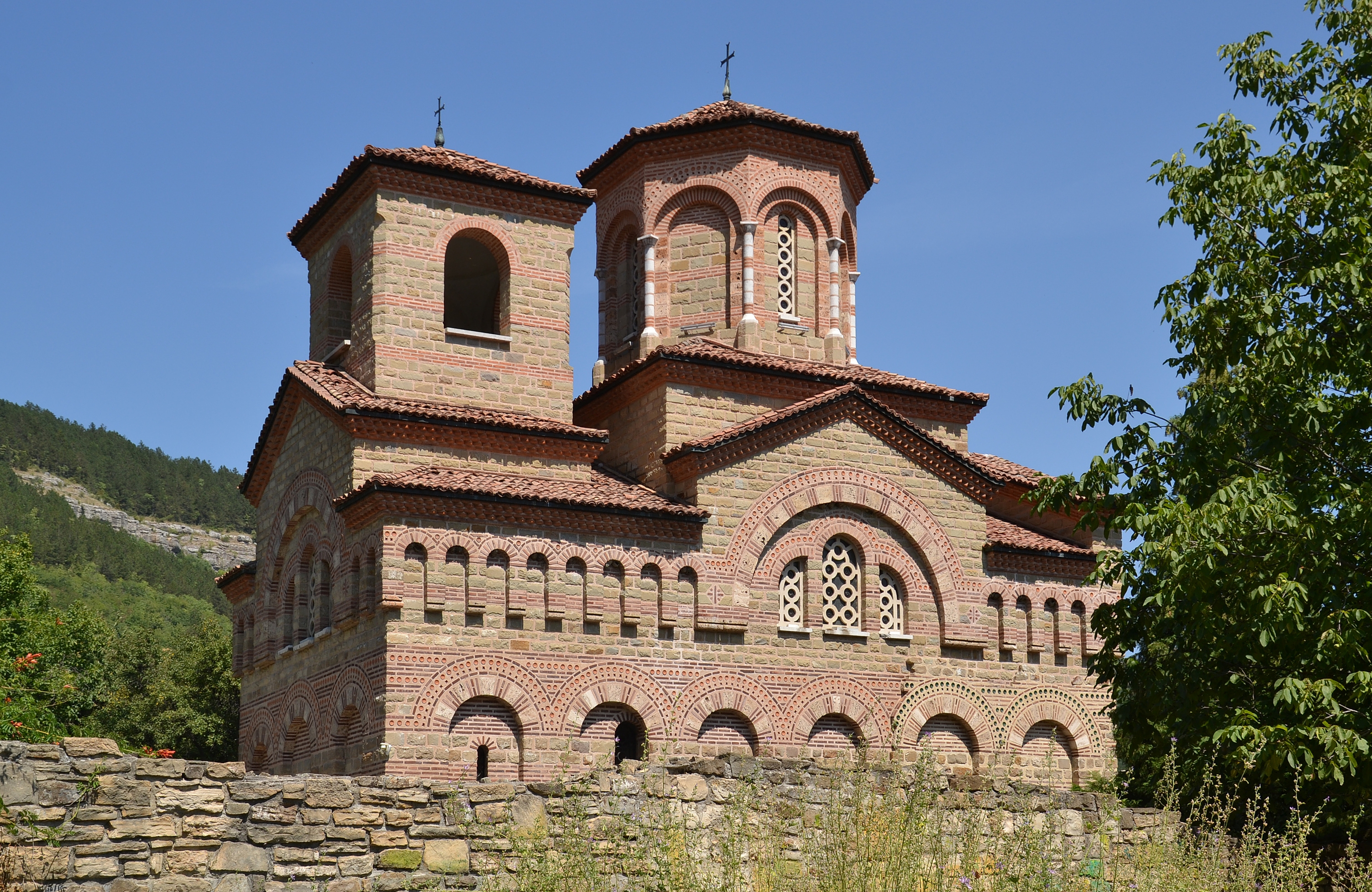 Veliko Tarnovo (Велико Търново) - Church of St Demetrius of Thessaloniki 2