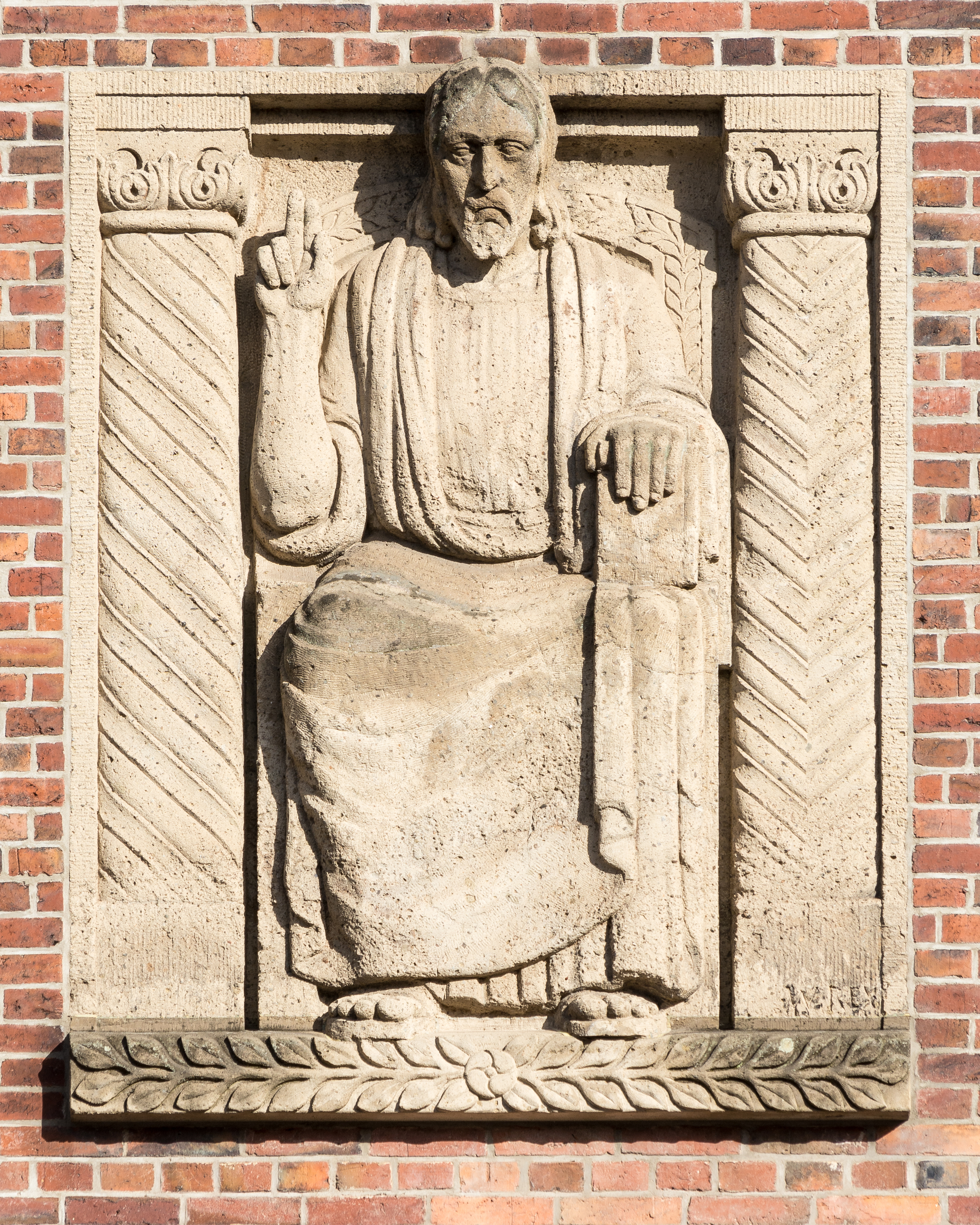 Versöhnungskirche (Hamburg-Eilbek).Fassade Eilbektal.Reliefs.4.24542.ajb