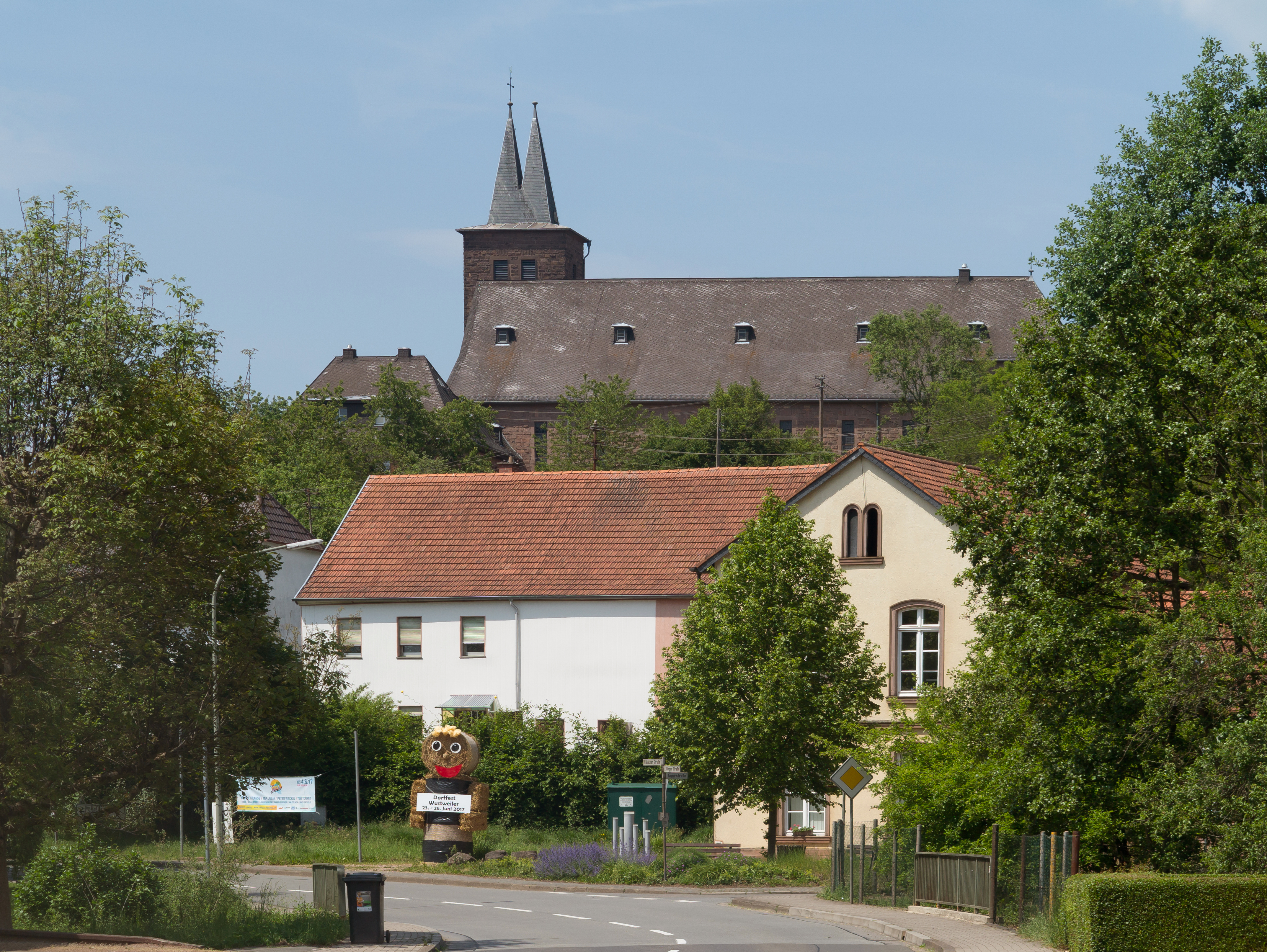 Wustweiler, die katholische Pfarrkirche Herz Jesu Dm foto5 2017-05-28 14.03