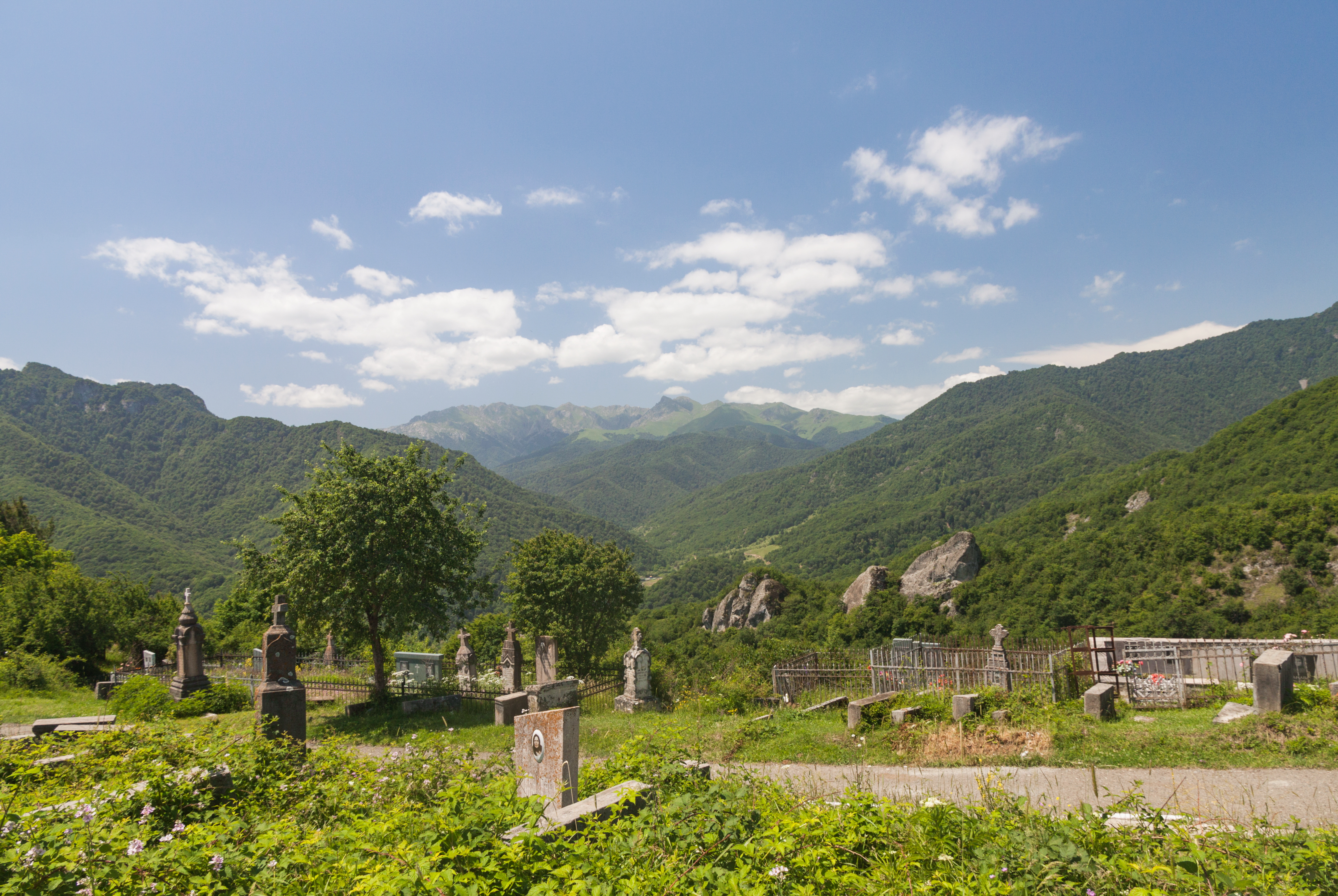 2014 Górski Karabach, Cmentarz obok klasztoru Gandzasar (13)
