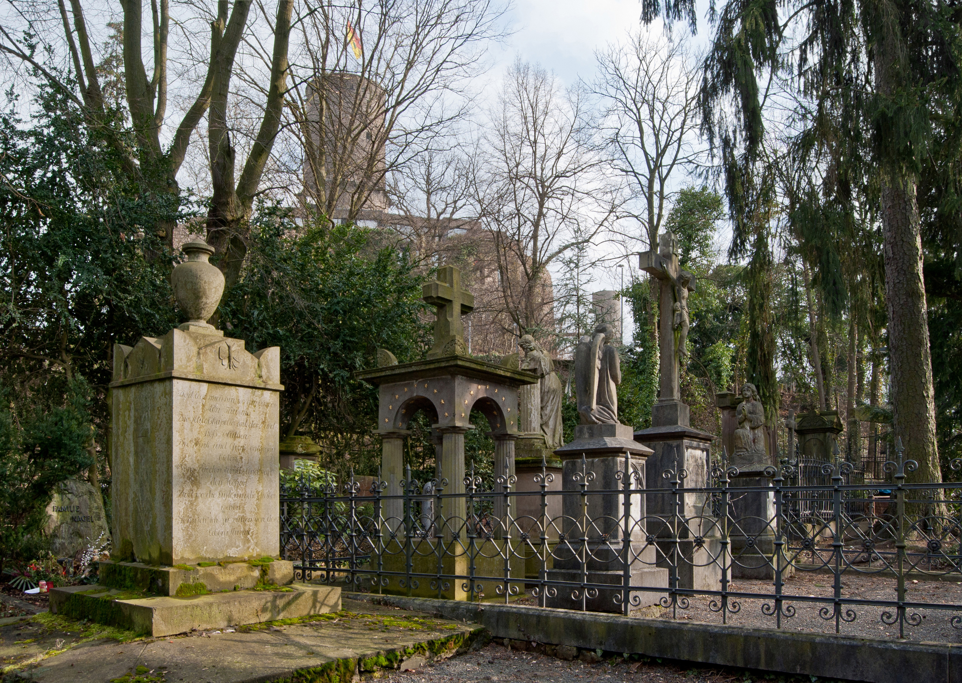 Bonn, Bad Godesberg, Burgfriedhof, 2012-02 CN-01