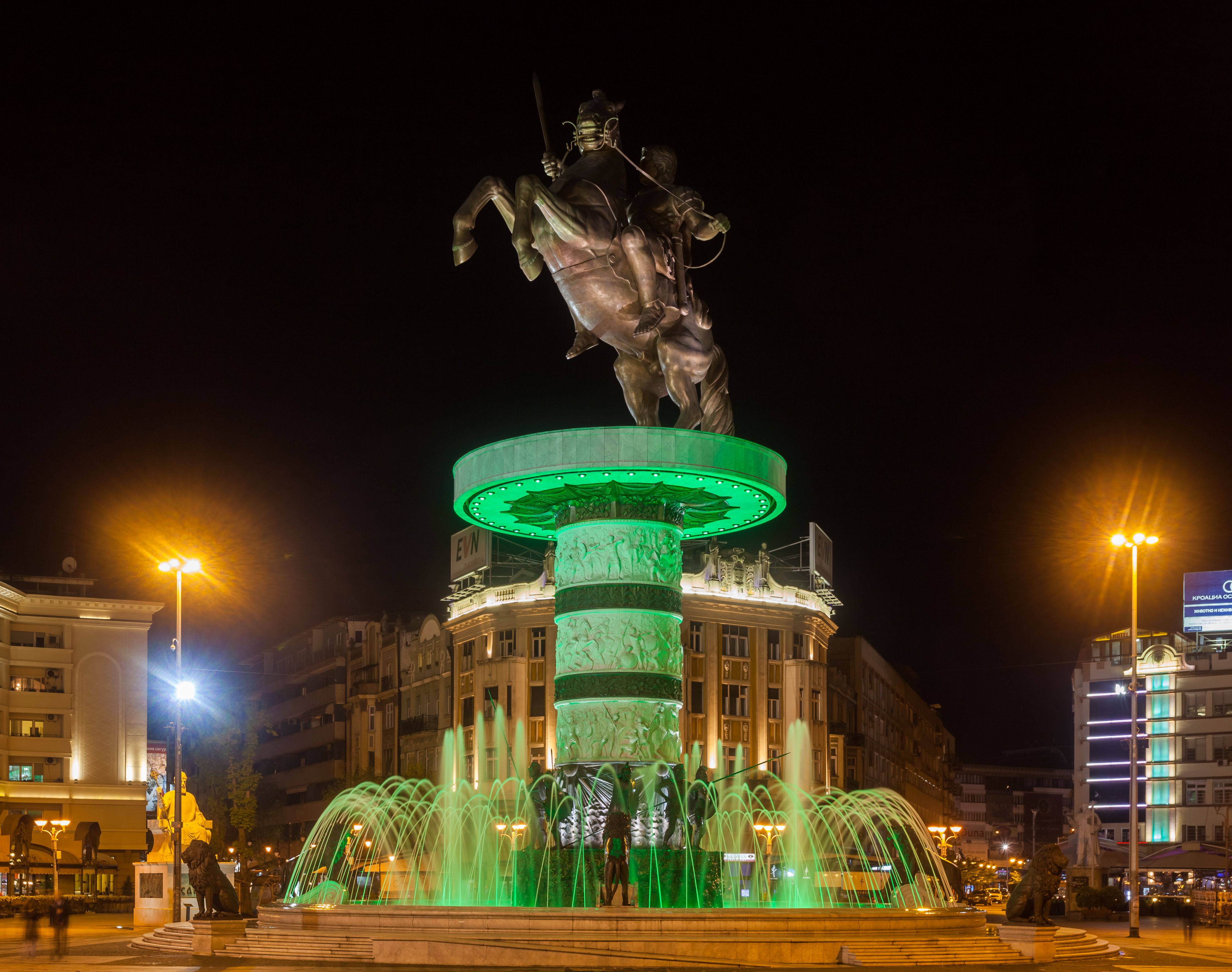 Guerrero a caballo, Skopie, Macedonia, 2014-04-17, DD 100