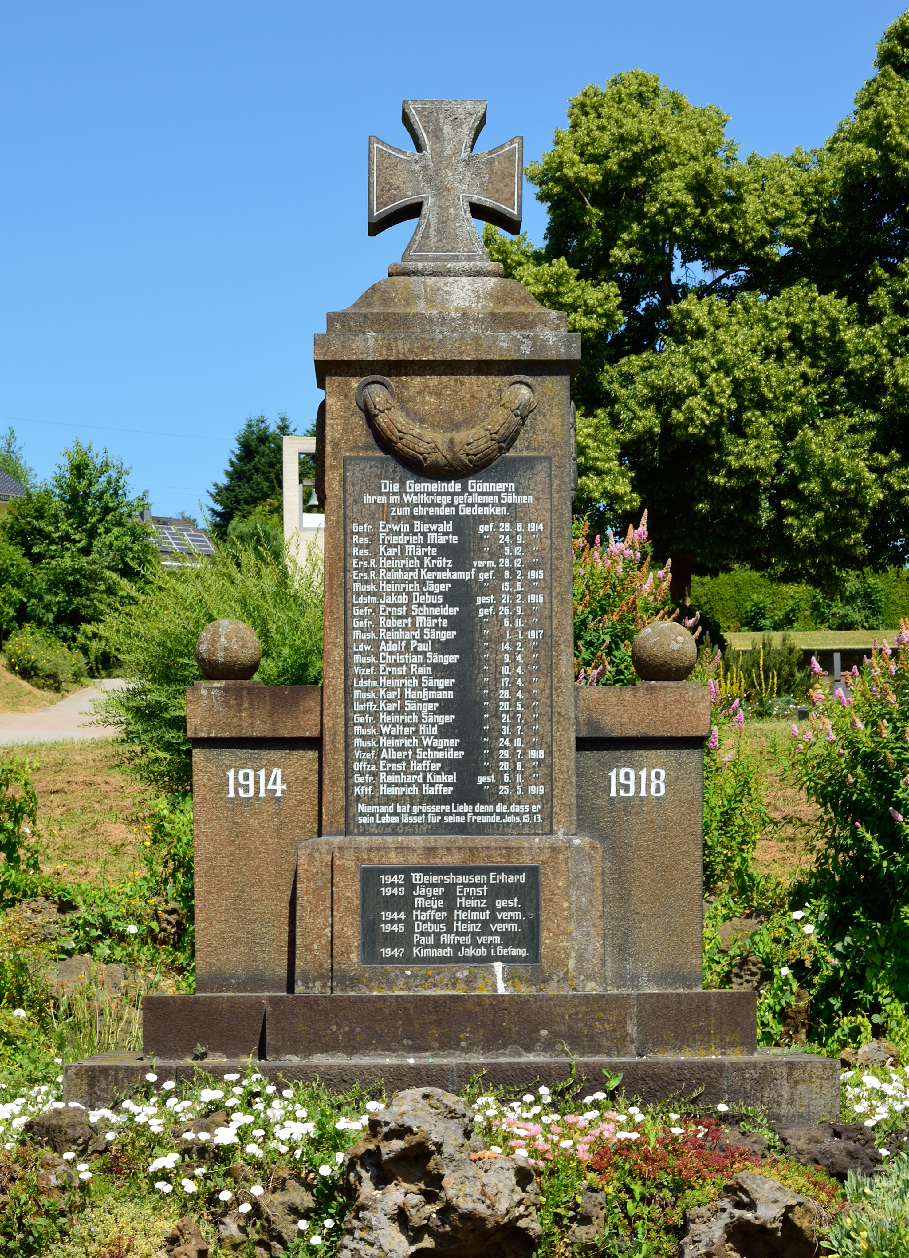 Kriegerdenkmal Gönnern (2)
