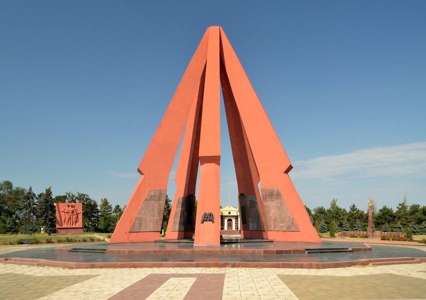 Chișinău - Memorial complex Eternitate (by Pudelek)