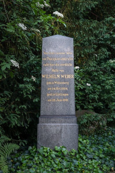 Grave of Wilhelm Eduard Weber at Stadtfriedhof Göttingen 2017 01