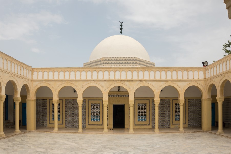 Imam Mohamed Ibn Ali el Mezari Mausoleum Inside