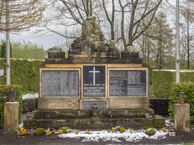 Oberhaid War Memorial P4RM1431