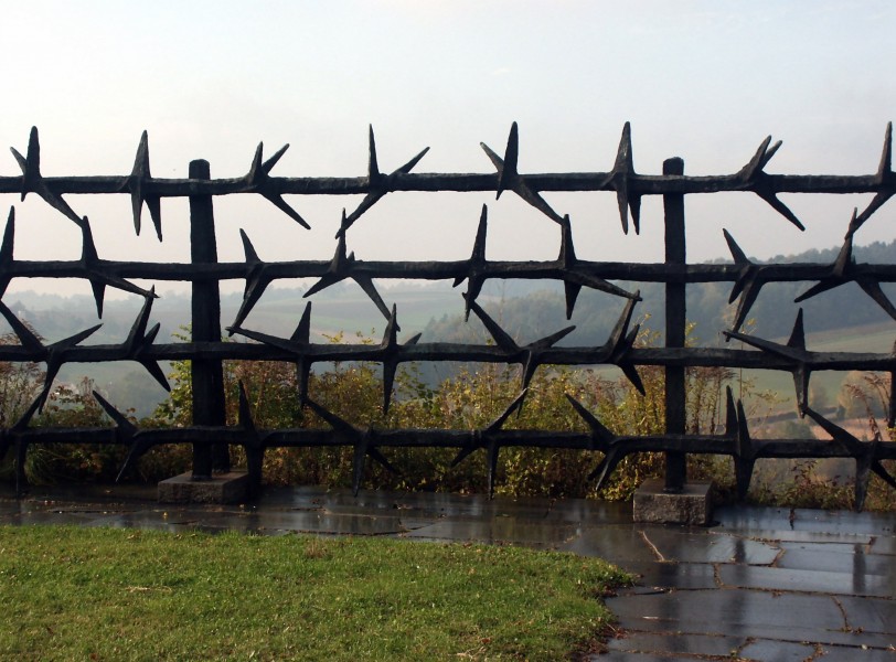 Stacheldraht-Mahnmal, Gedenkstätte KZ Mauthausen