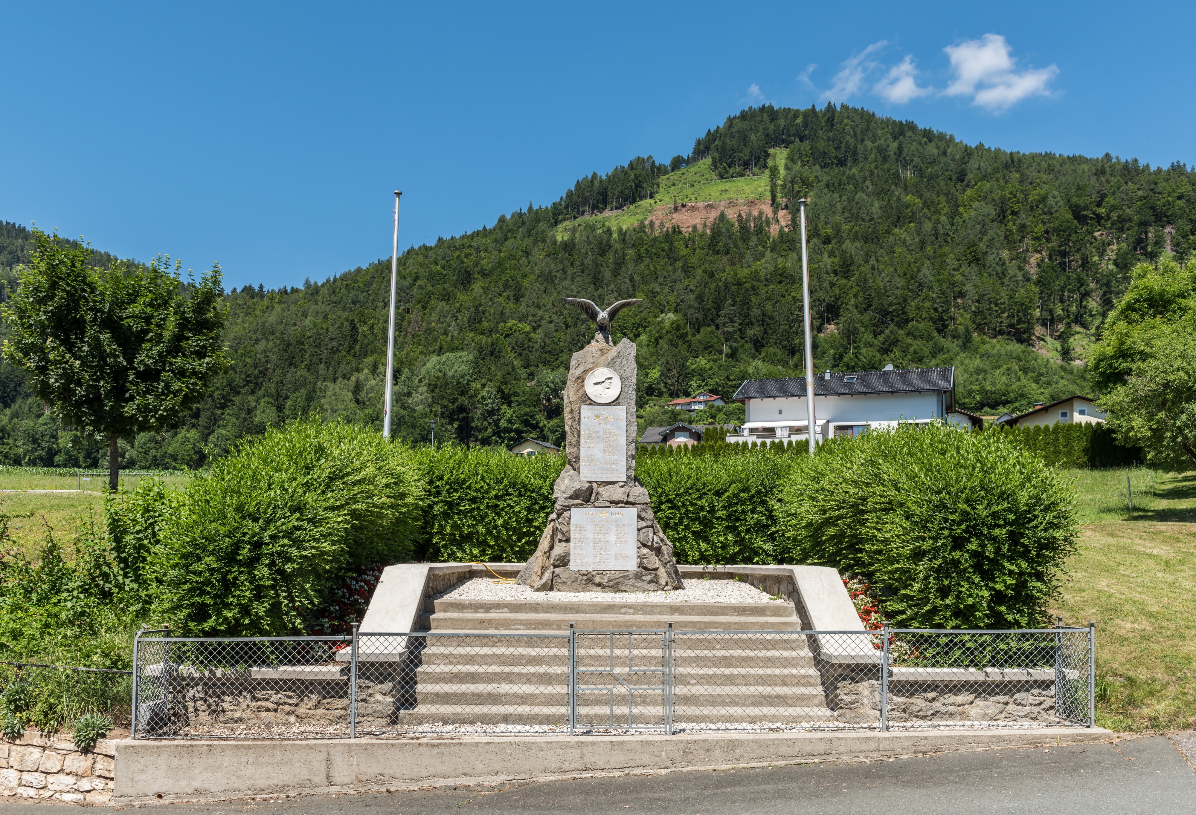 Brueckl Sankt Filippen Kriegerdenkmal 19062017 9586