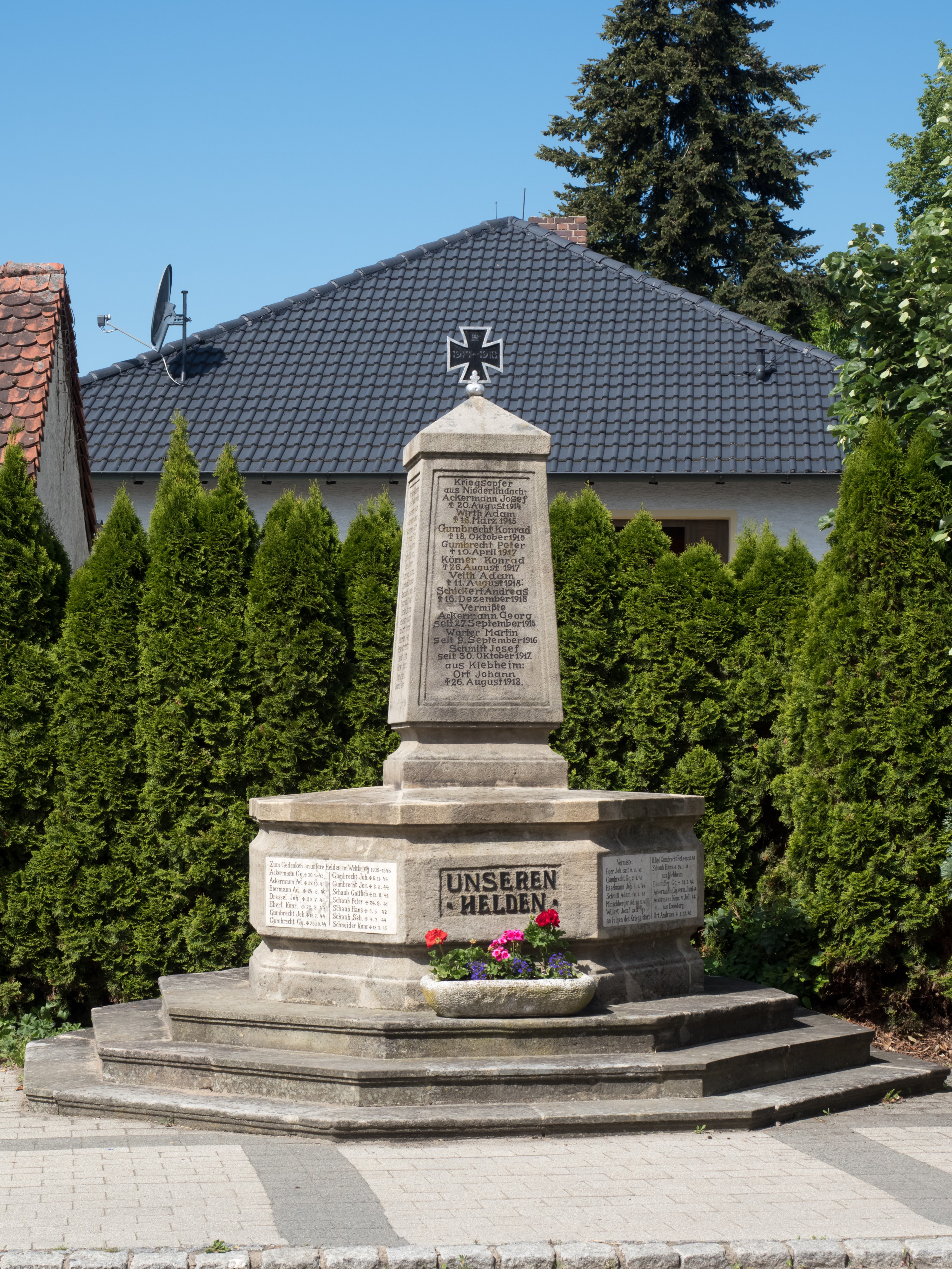 Niederlindach war memorial 17RM1963-2