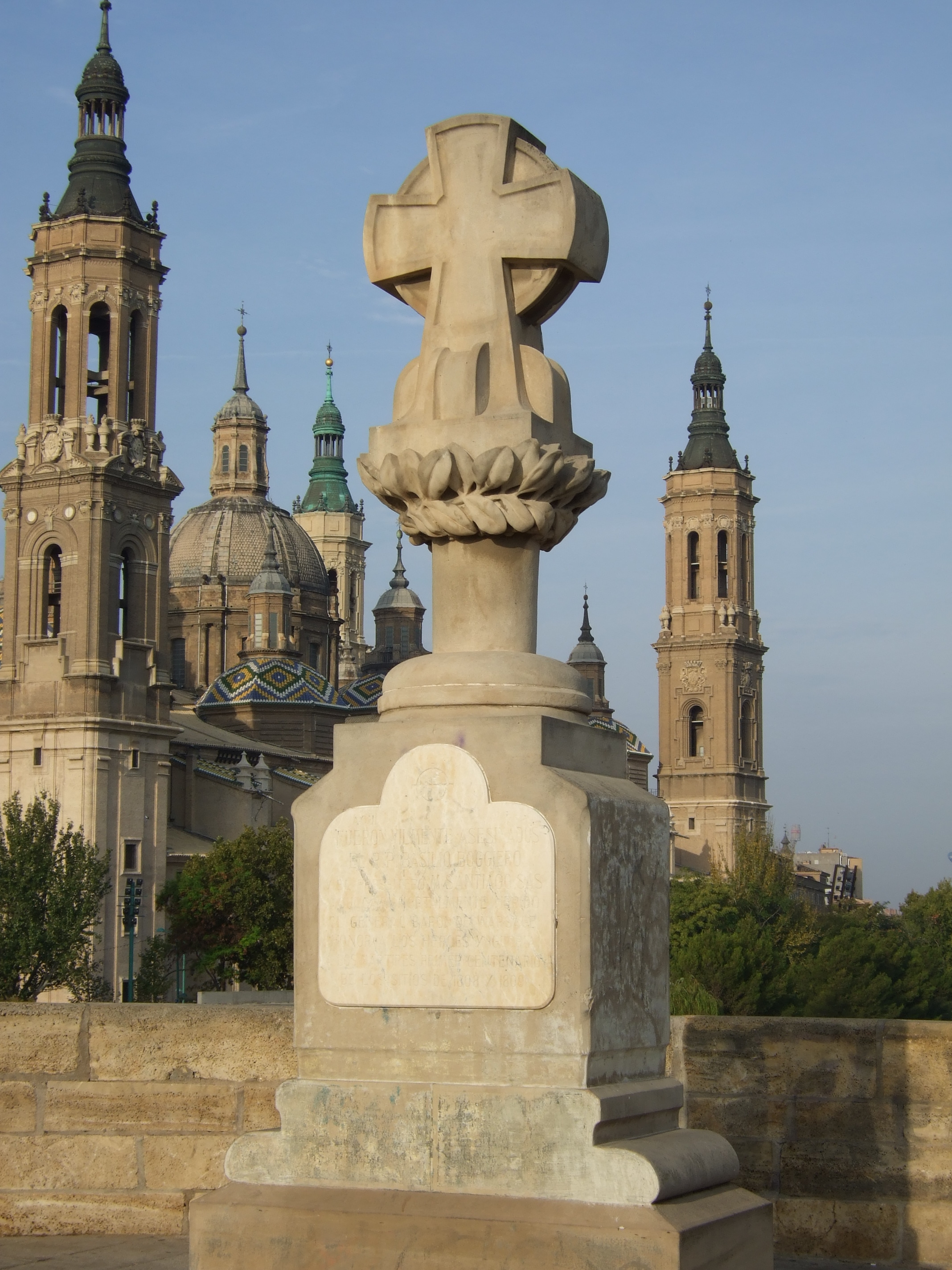 Zaragoza - Cruz de Basilio