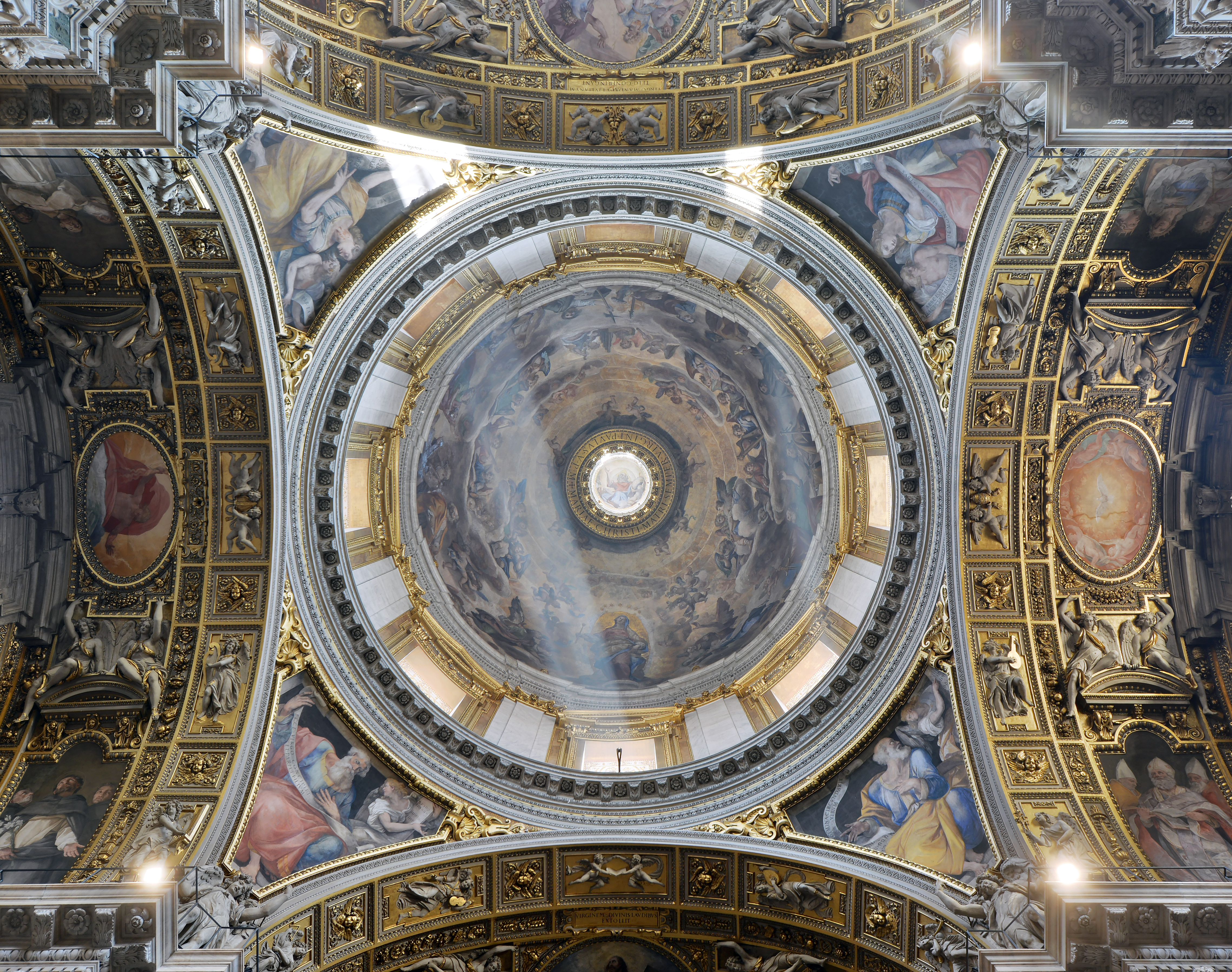 Dome of Cappella Paolina in Santa Maria Maggiore (Roma)