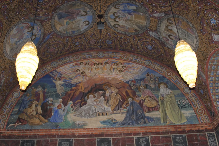 Berlin Rosenkranz-Basilika Wandbild Geburt Christi