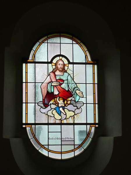 Dorfkirche St. Josef Massenricht Fenster im Altarraum rechts