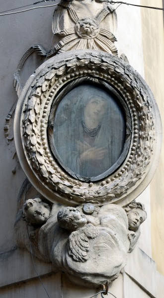 Madonna in piazza Farnese