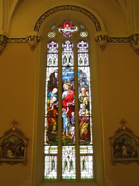 Saint John the Evangelist (Delphos, Ohio), interior, stained glass, Love One Another