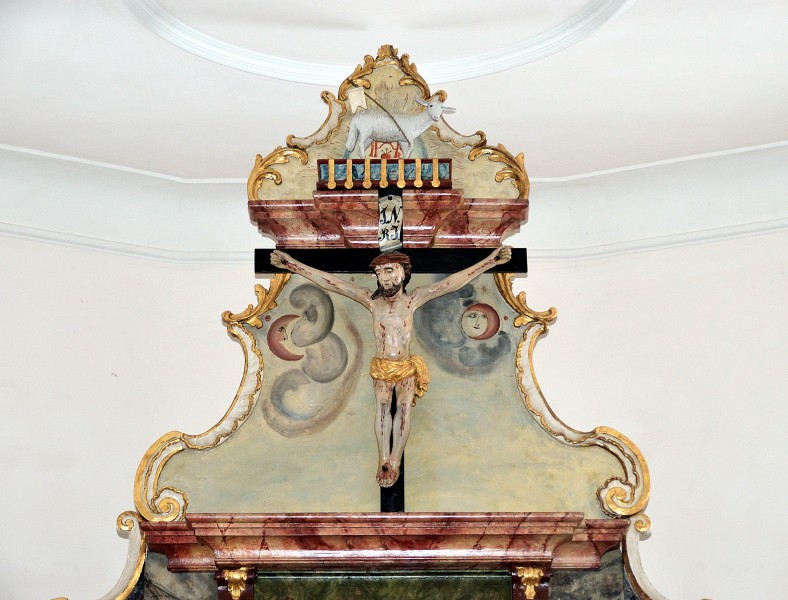 Toleranzbethaus Fresach, altar crucifix