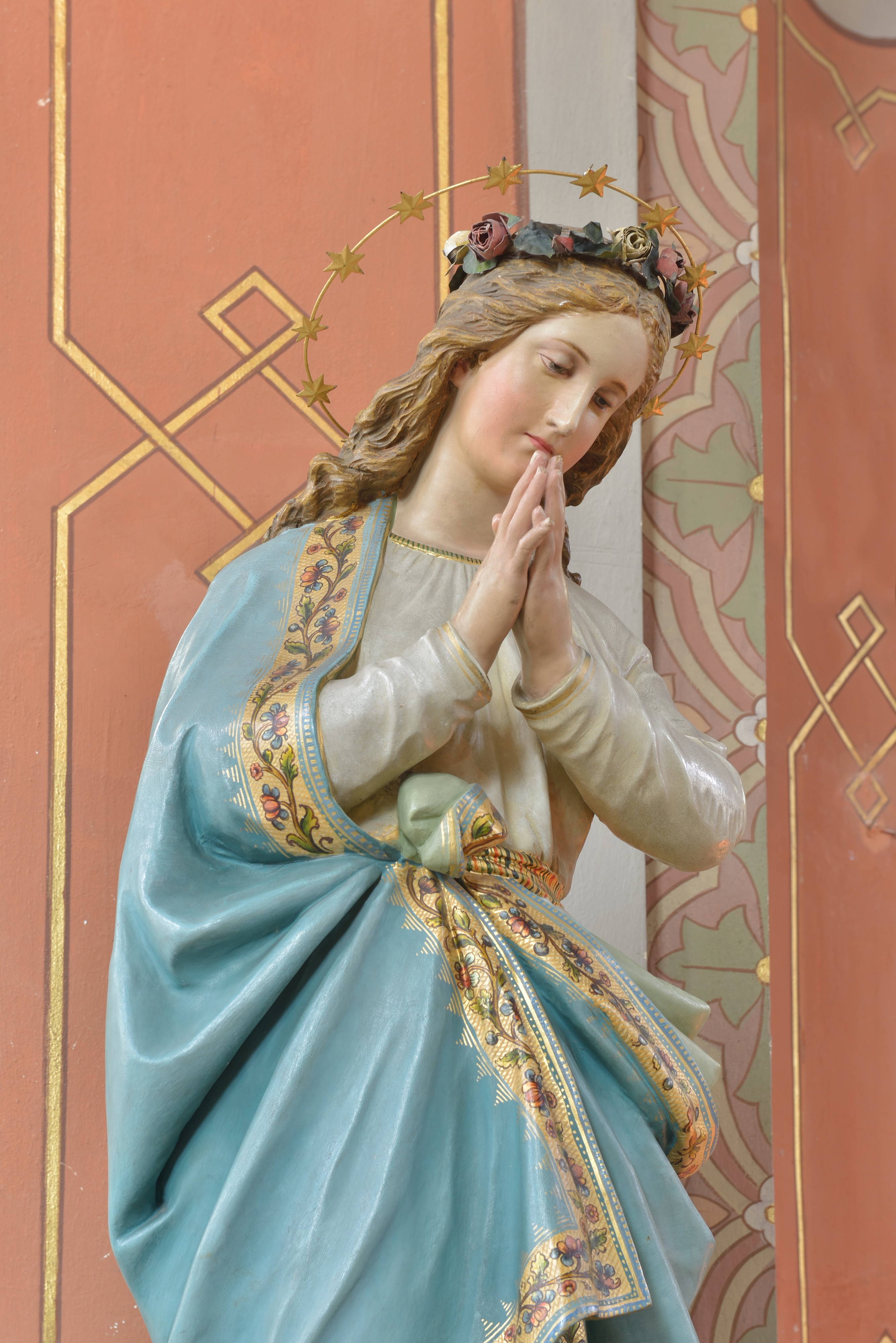 Virgin Mary fecit Maria Demetz Urtijëi Gherdëina detail