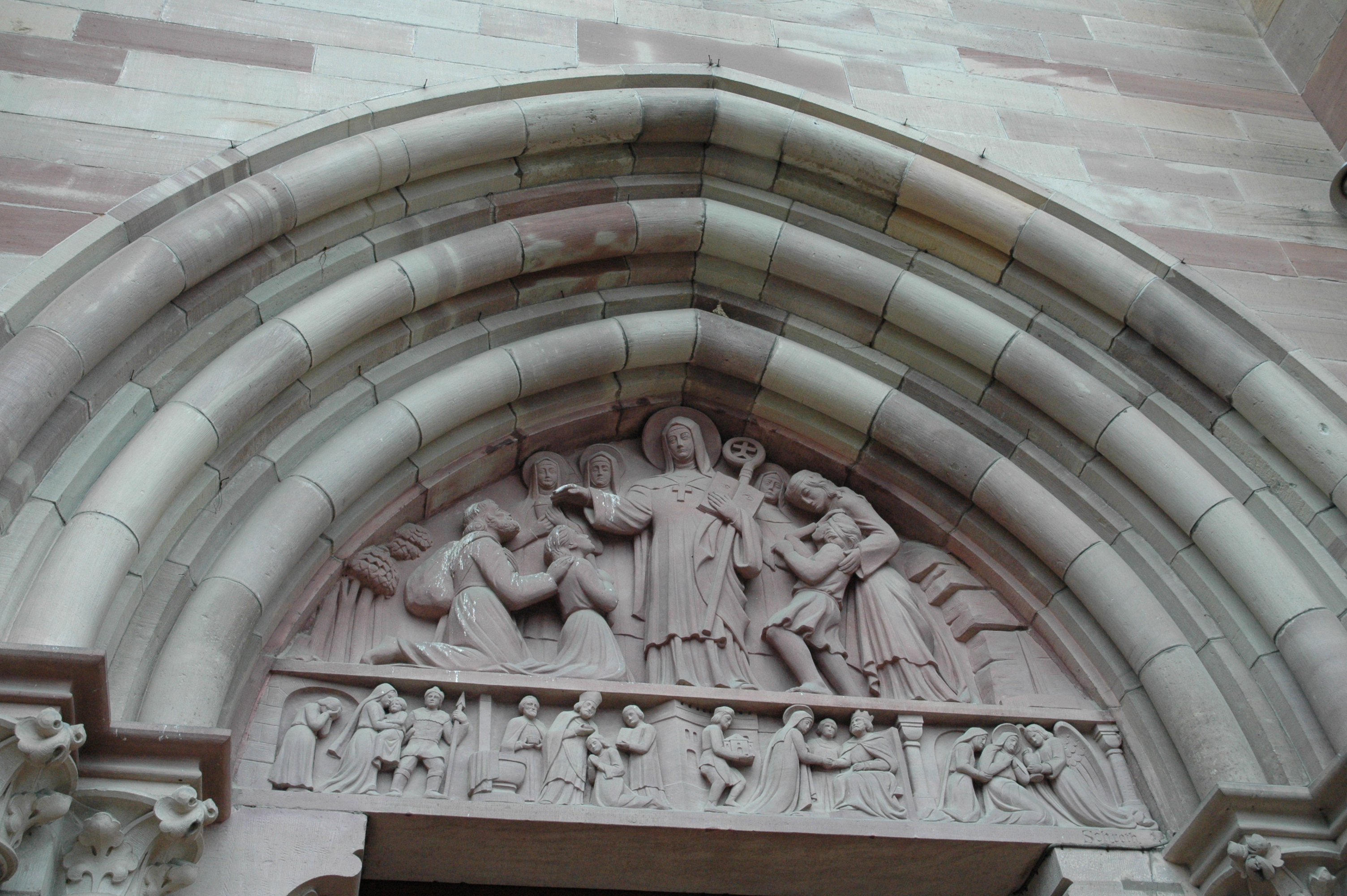 Obernai, tympan du portail droit de la façade de Saints-Pierre-et-Paul - miracles de Sainte Odile