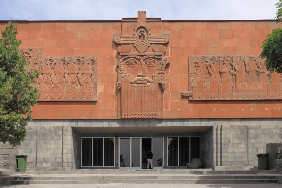 2014 Erywań, Erebuni, Muzeum Erebuni, Budynek muzeum (02)