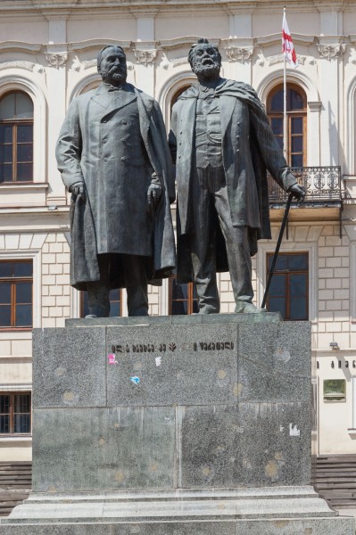 2014 Tbilisi, Pomnik Akaki Cereteli i Ilii Czawczawadze