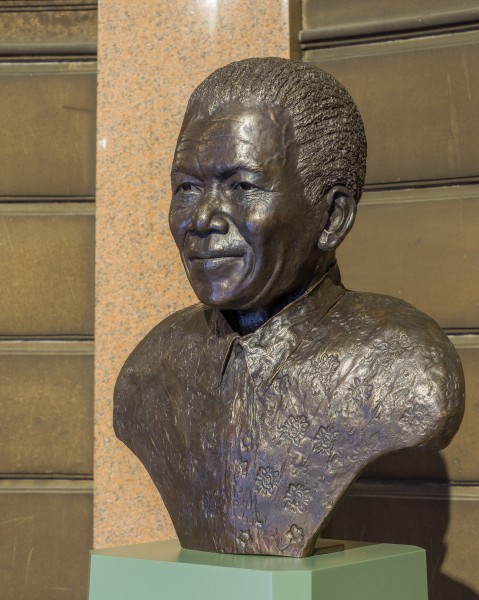 Glasgow City Chambers - Nelson Mandela - 1