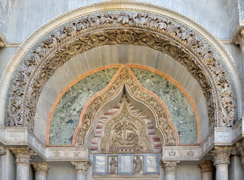 San Marco Venezia portale nord con Nativitá