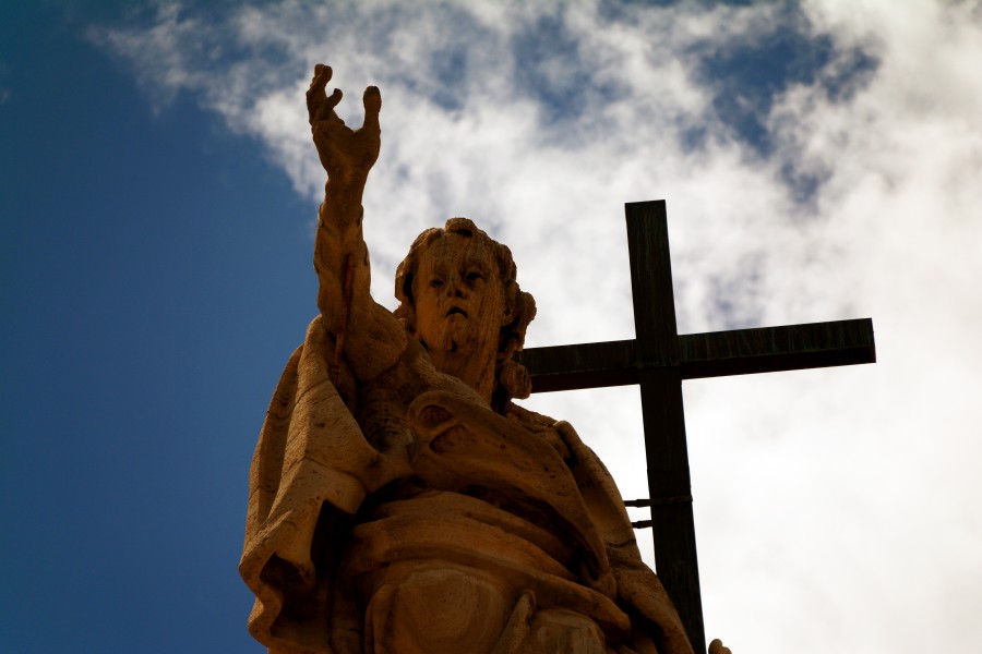 Statues of Jesus in San Giovanni in Laterano (Rome)