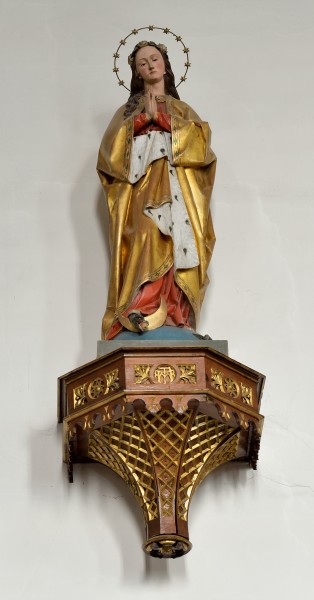 Virgin Mary in ermine dress in the parish church of Feldthurns