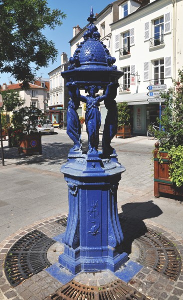 Wallace Fountain in Rueil-Malmaison 001