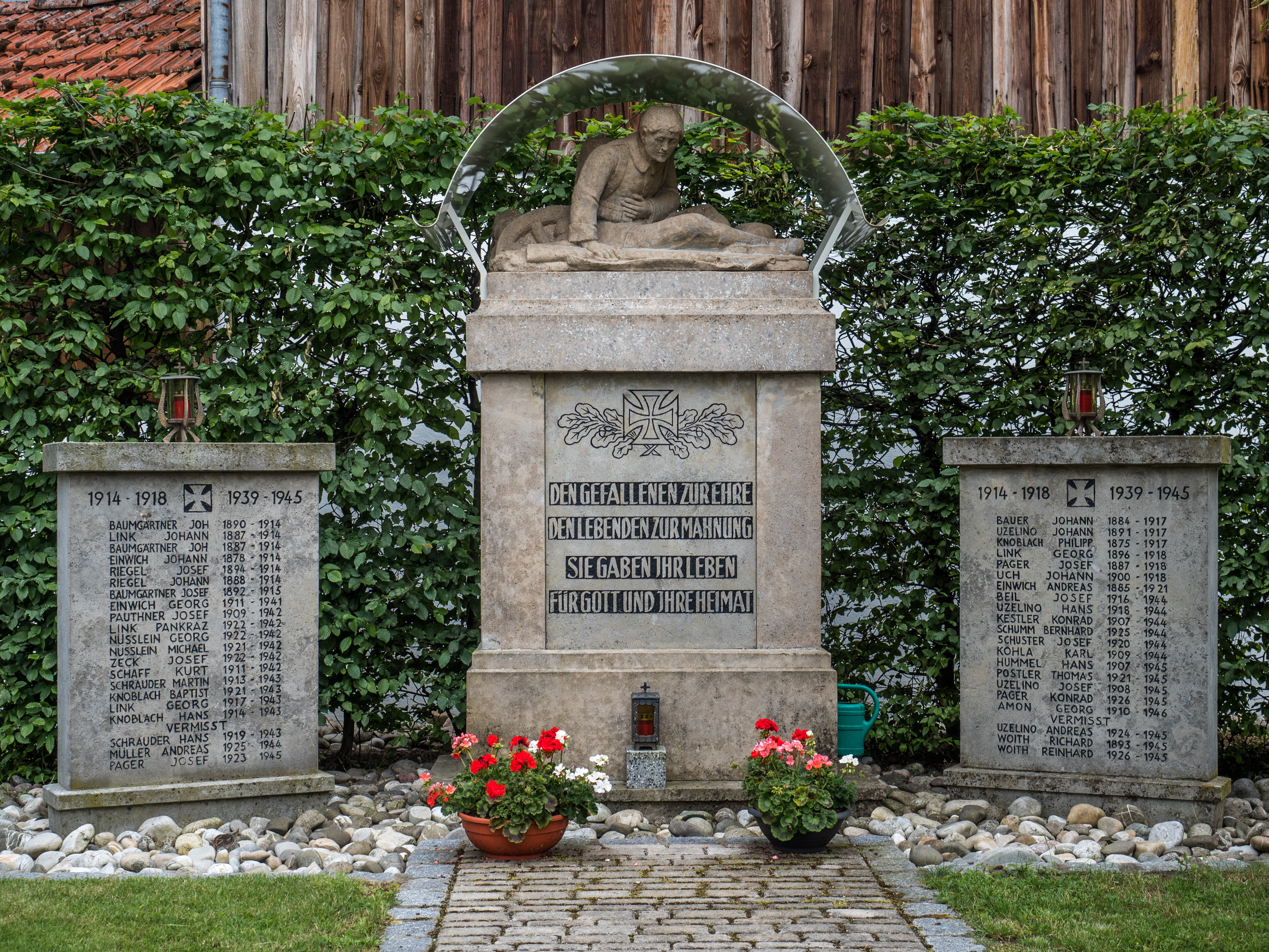 Schammelsdorf-war-memorial-6117014
