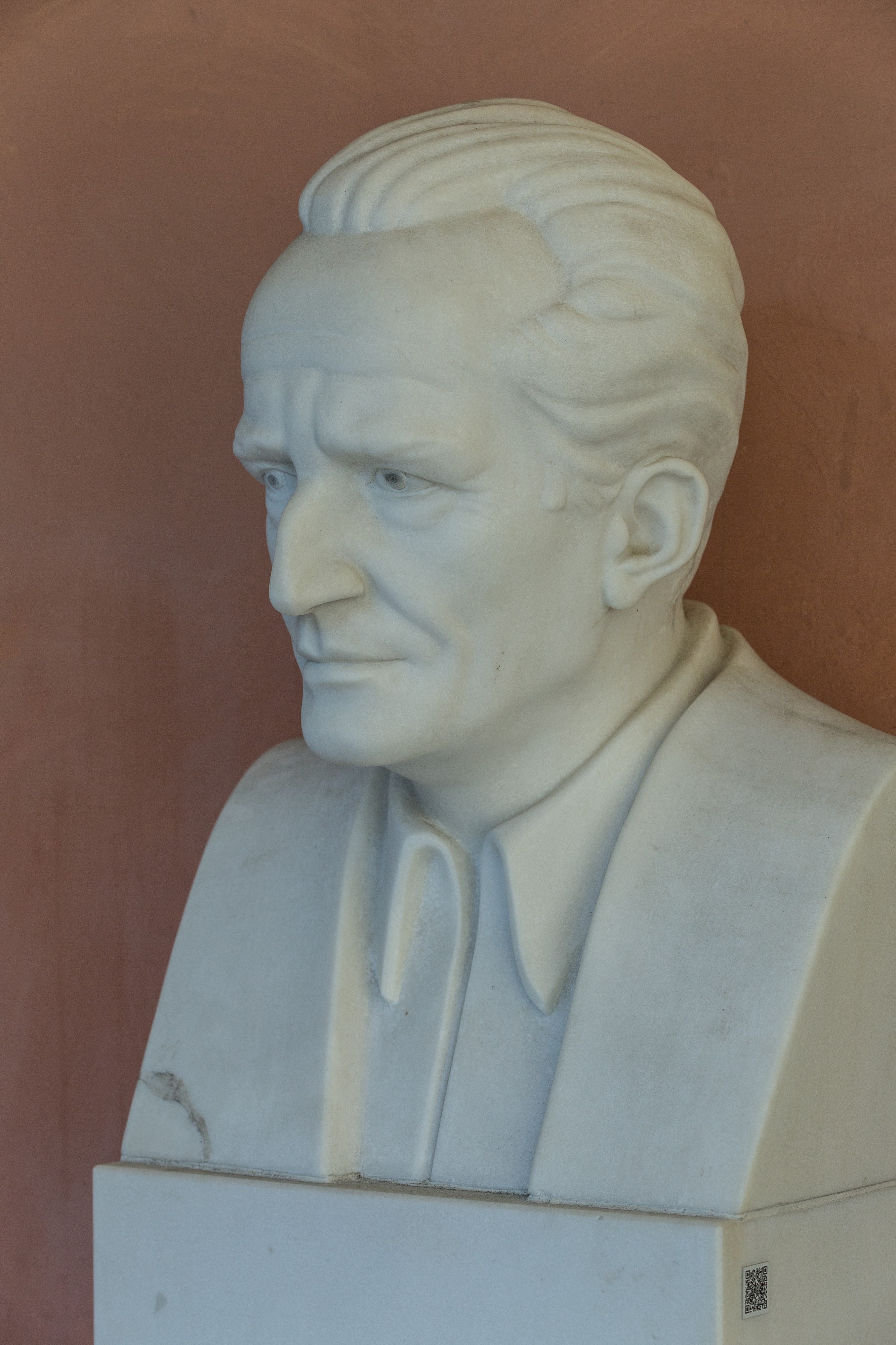 Erwin Schrödinger (1887-1961), Nr. 112, bust (marble) in the Arkadenhof of the University of Vienna-2963