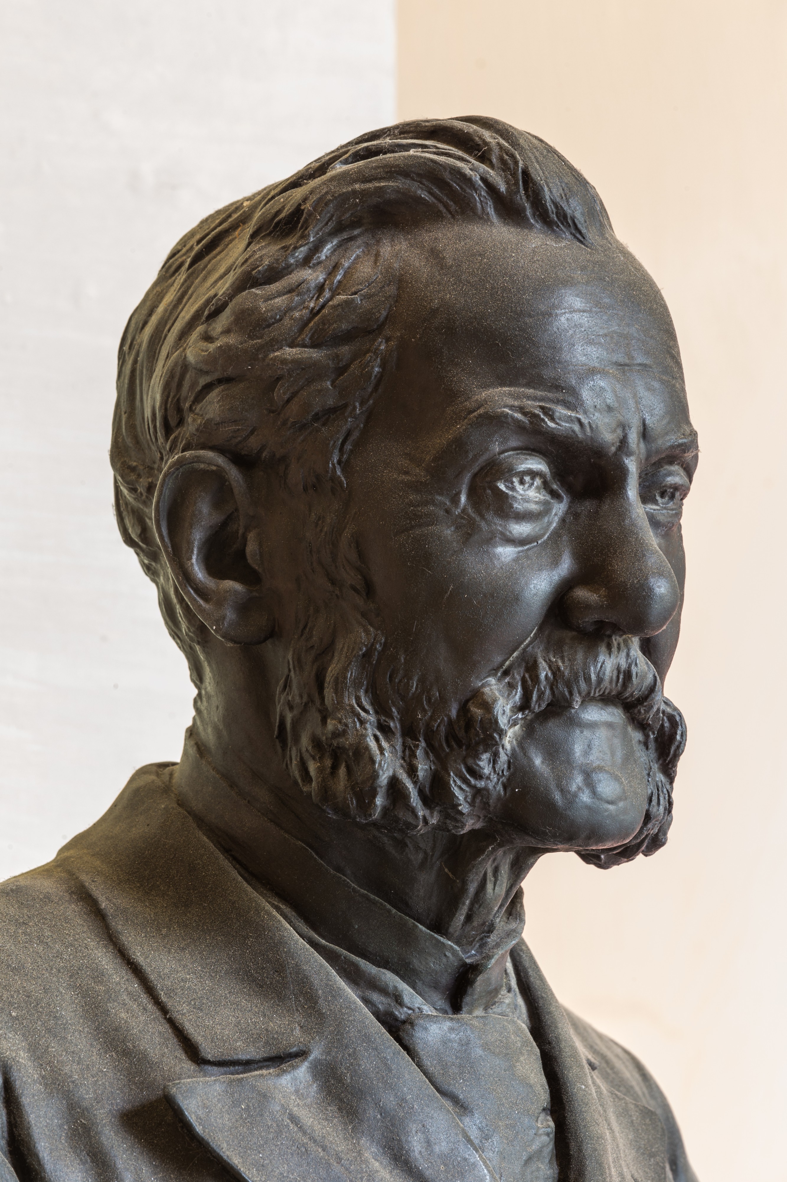 Josef Unger (Nr. 65) bust (bronze) in the Arkadenhof, University of Vienna-9332