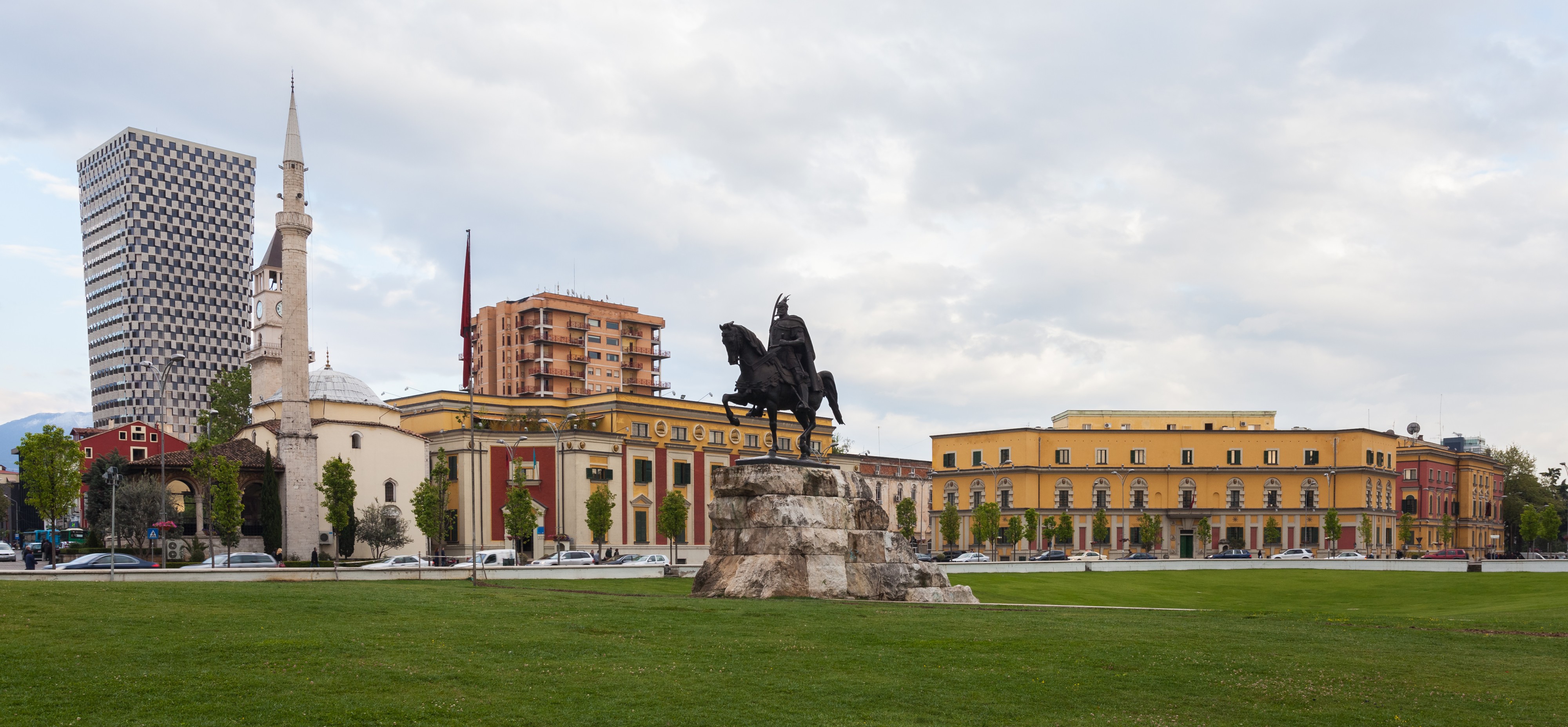 Monumento a Skanderbeg, Tirana, Albania, 2014-04-17, DD 03