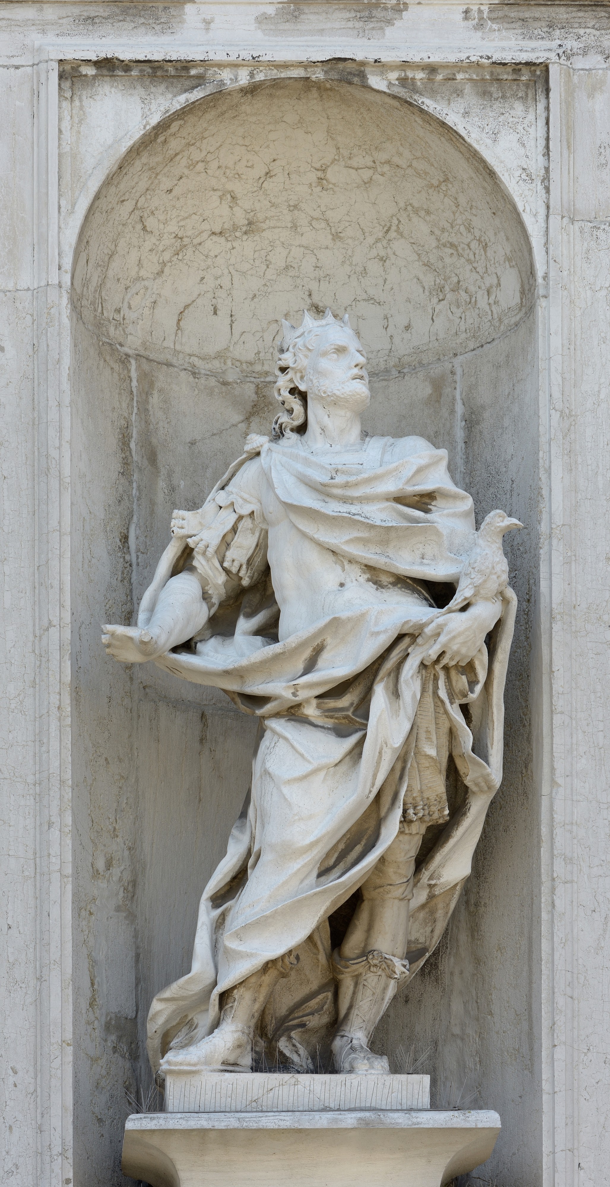 Statua Marmorea barocca sulla facciata di San Stae