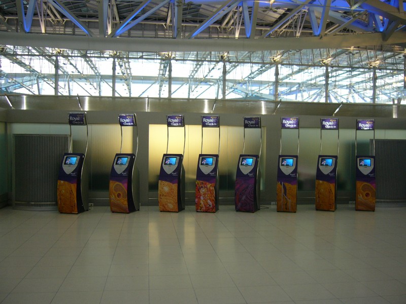 VTBS-Ticket machines for self-service of Thai Airways