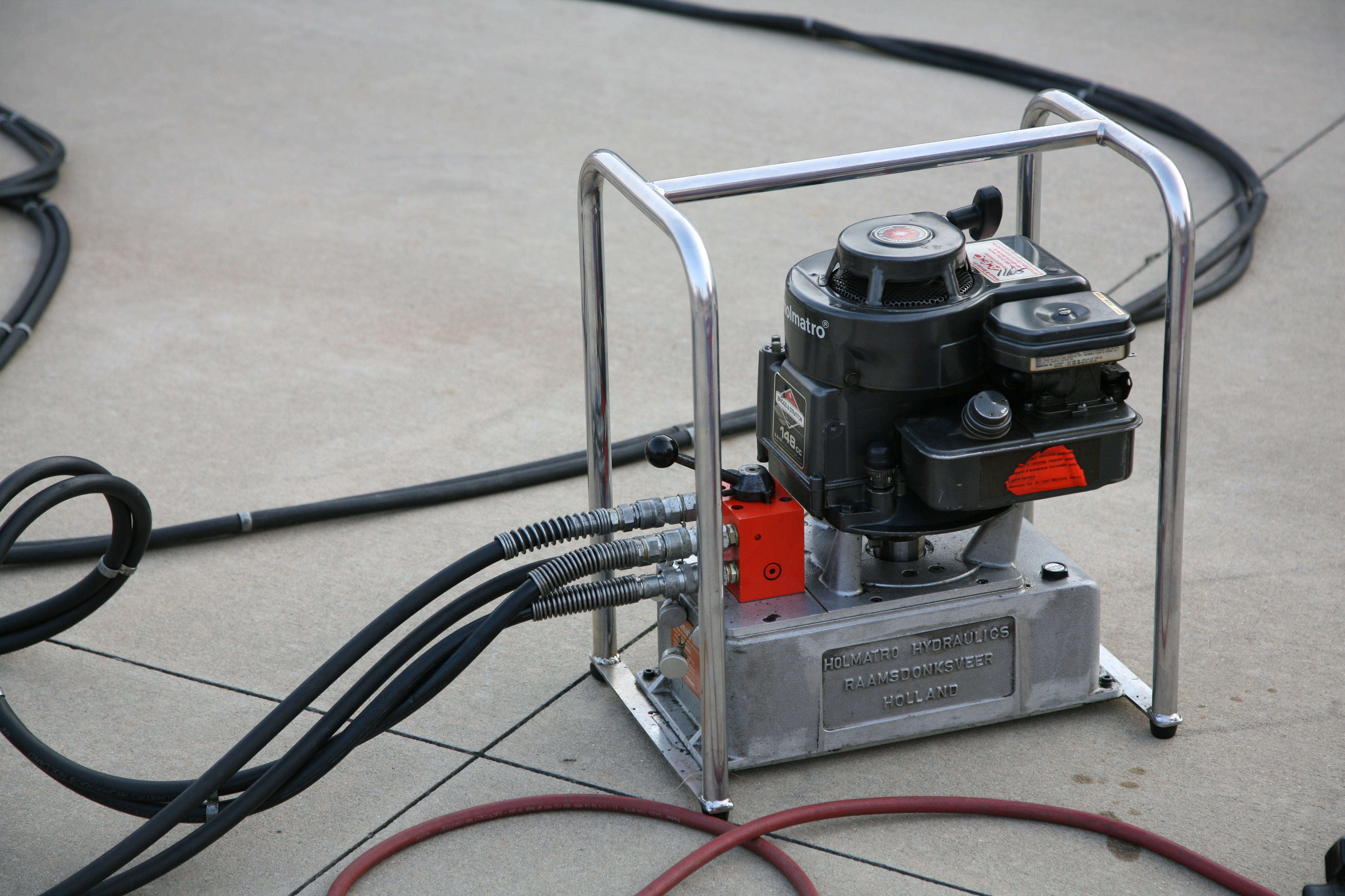 Extrication hydraulic pump