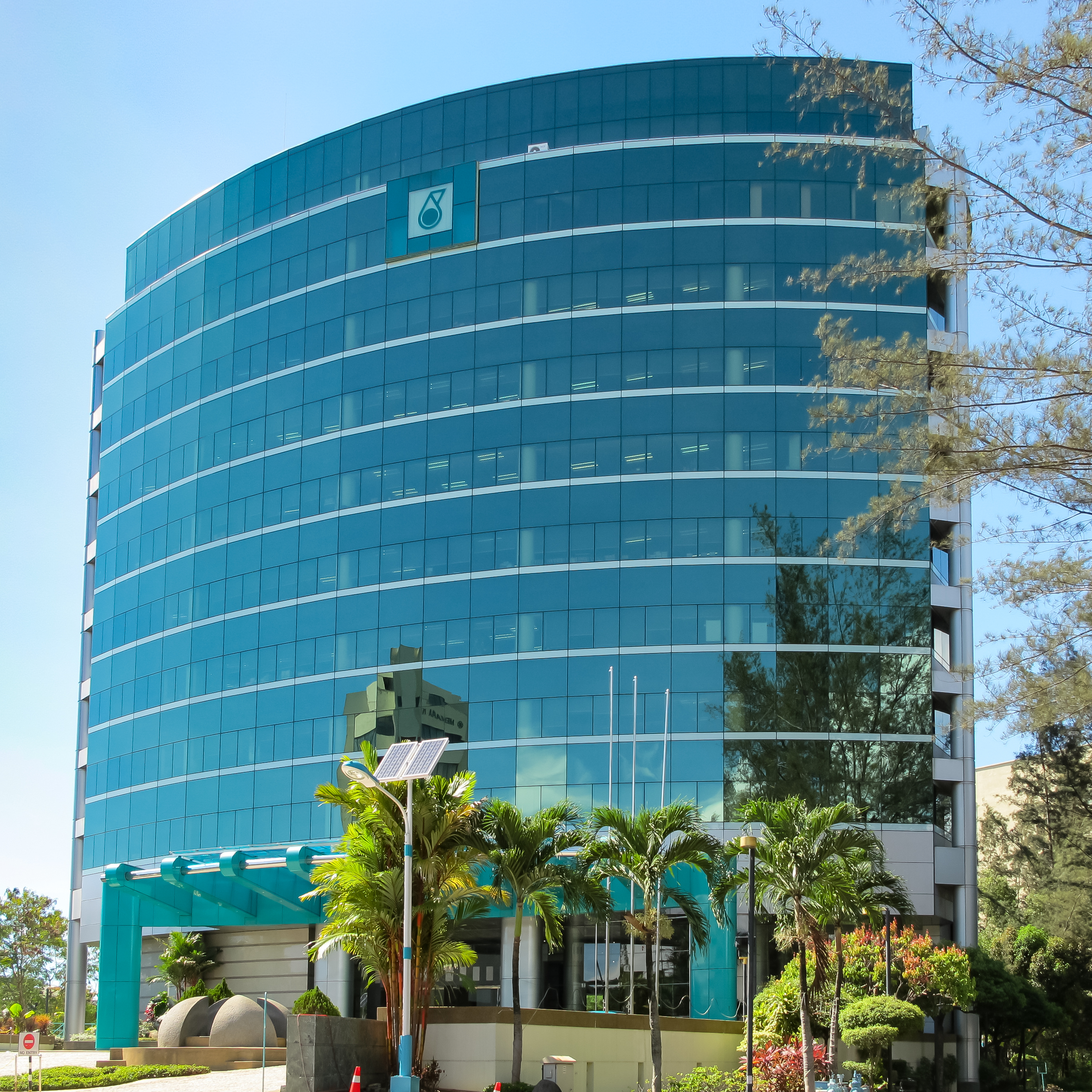 PETRONAS Verwaltungsgebäude in Kota Kinabalu, Malaysia