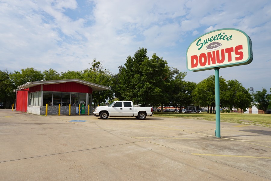 Commerce August 2015 18 (Sweeties Donuts)