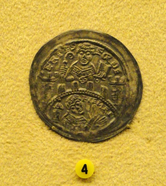 Hammered coin, Germany, Erfurt, 1142-1153 - National Museum of Finland - DSC04140