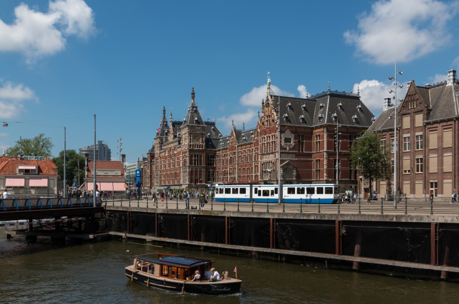 Amsterdam (NL), Centraal Station -- 2015 -- 7265