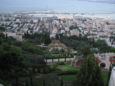 Haifa is the largest city in northern Israel, and the third-largest city in the country, with a population of over 268,000. Another 300,000 people live in towns directly adjacent to the city including the cities of the Krayot, as well as, Tirat Carmel, Daliyat al-Karmel and Nesher. Together these areas form a contiguous urban area home to nearly 600,000 residents which makes up the inner core of the Haifa metropolitan area. Population of Haifa: 90% are Jews, more than a quarter of whom are immigrants from the former Soviet Union, while 10% are Arabs, predominantly of the Christian faith. It is also home to the Bahá'í World Centre, a UNESCO World Heritage Site.<br>Name of photo's author: Free-Photos.biz<br>This photo was taken in: Haifa, Israel
