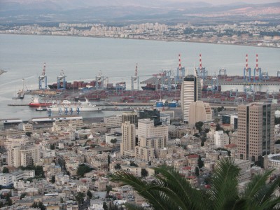 Haifa is the largest city in northern Israel, and the third-largest city in the country, with a population of over 268,000. Another 300,000 people live in towns directly adjacent to the city including the cities of the Krayot, as well as, Tirat Carmel, Daliyat al-Karmel and Nesher. Together these areas form a contiguous urban area home to nearly 600,000 residents which makes up the inner core of the Haifa metropolitan area. Population of Haifa: 90% are Jews, more than a quarter of whom are immigrants from the former Soviet Union, while 10% are Arabs, predominantly of the Christian faith. It is also home to the Bahá'í World Centre, a UNESCO World Heritage Site.<br>Name of photo's author: Free-Photos.biz<br>This photo was taken in: Haifa, Israel