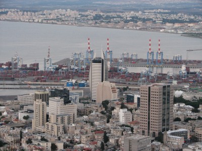 Haifa is the largest city in northern Israel, and the third-largest city in the country, with a population of over 268,000. Another 300,000 people live in towns directly adjacent to the city including the cities of the Krayot, as well as, Tirat Carmel, Daliyat al-Karmel and Nesher. Together these areas form a contiguous urban area home to nearly 600,000 residents which makes up the inner core of the Haifa metropolitan area. Population of Haifa: 90% are Jews, more than a quarter of whom are immigrants from the former Soviet Union, while 10% are Arabs, predominantly of the Christian faith. It is also home to the Bahá'í World Centre, a UNESCO World Heritage Site.<br>Name of photo's author: Free-Photos.biz<br>This photo was taken in: Haifa, Israel