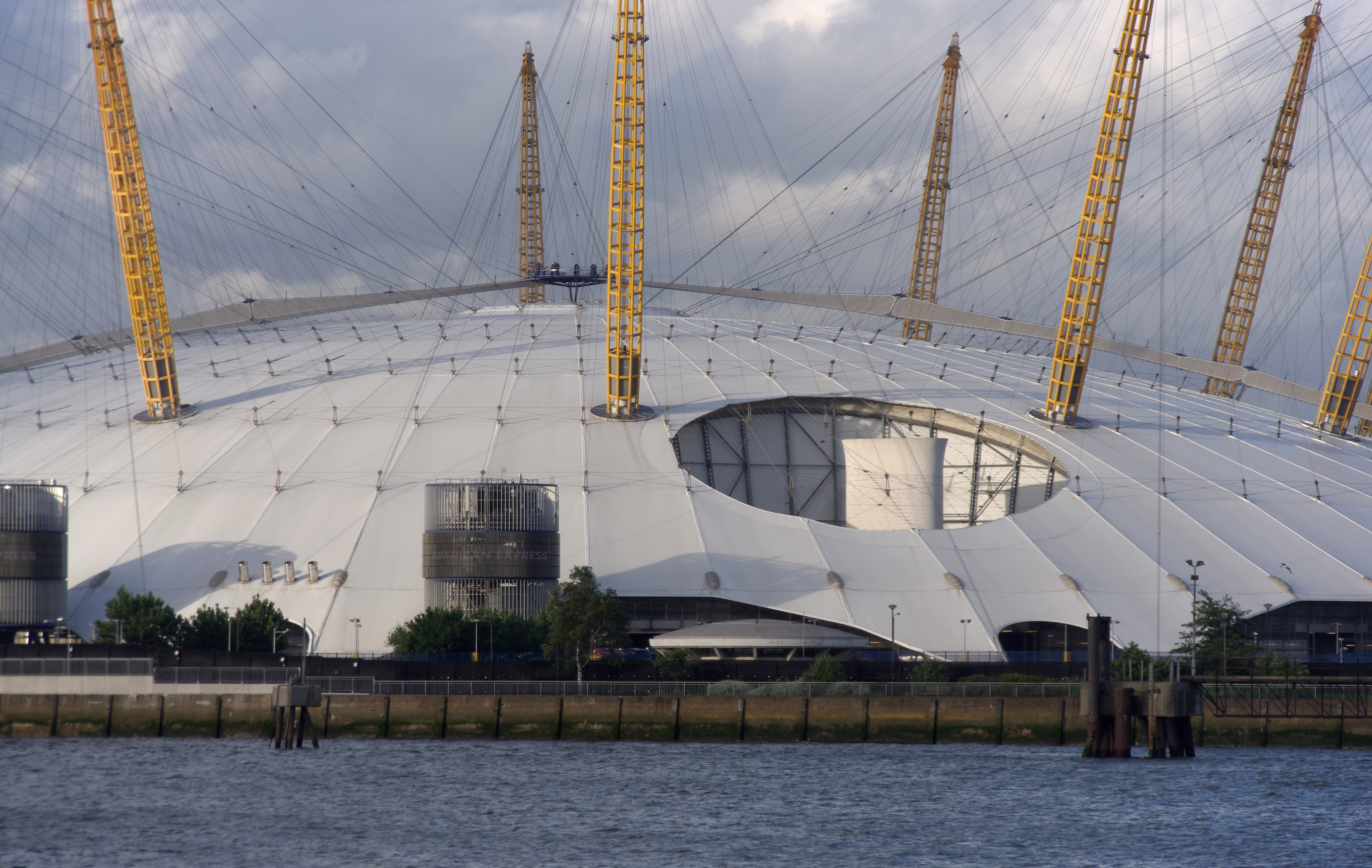 London MMB «F2 Millennium Dome