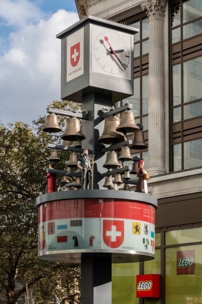 London, Swiss Glockenspiel -- 2016 -- 4867